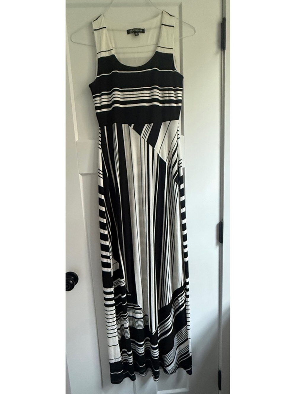 Versona Black & White Striped Maxi Dress Size Small Sleeveless Stretch